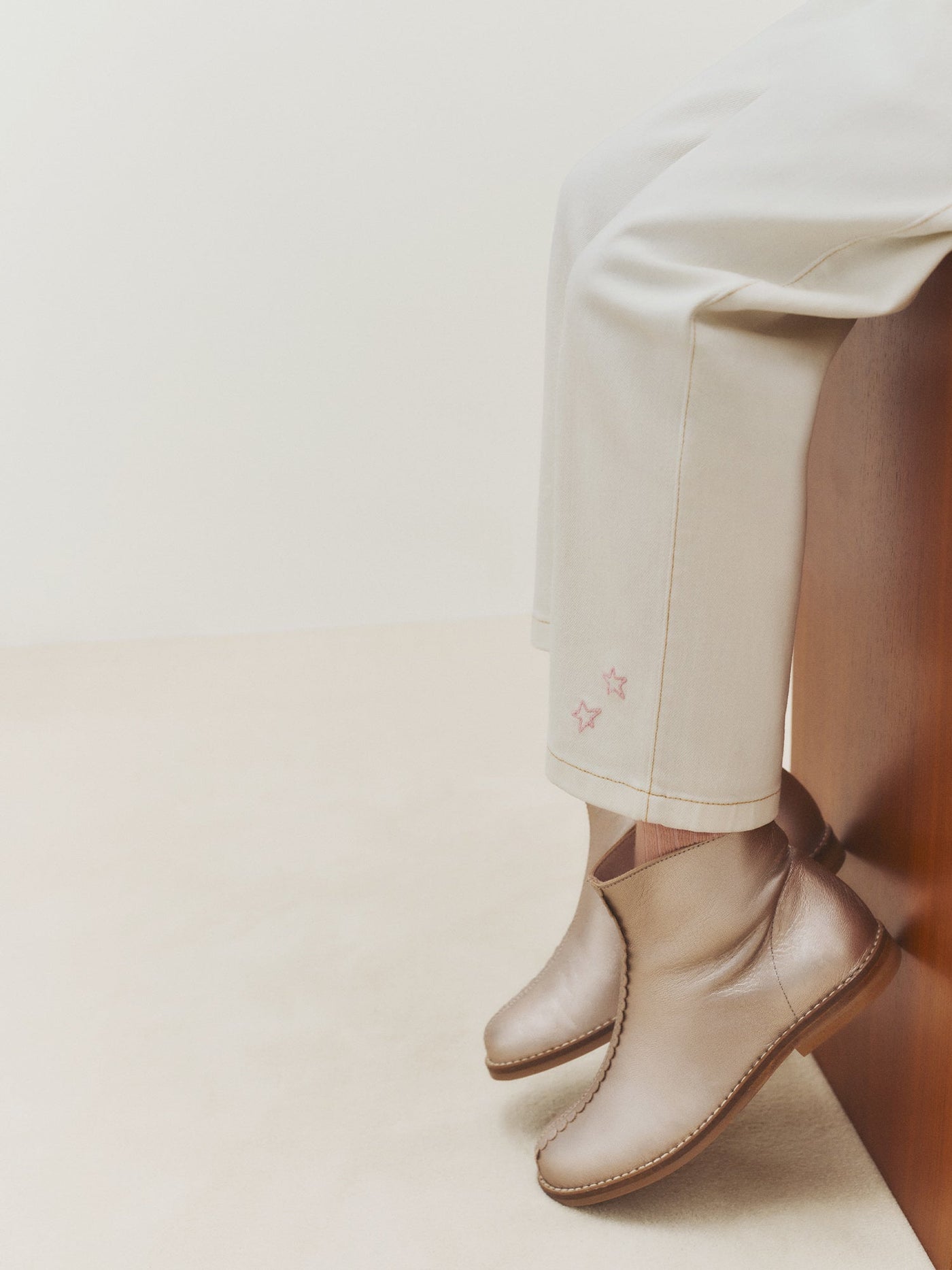 Eloha straight-leg denim trousers with embroidered patterns in organic cotton