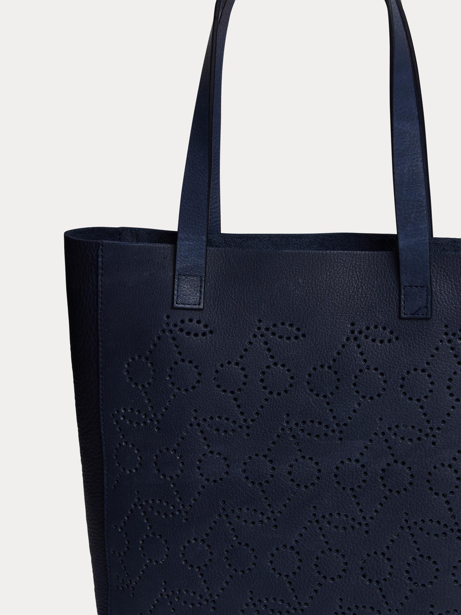 ボンポワン　レザーバッグ　ネイビー Tilla tote bag in dark blue perforated leather • ボンポワン公式