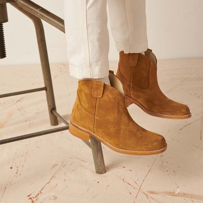 アンクルブーツ