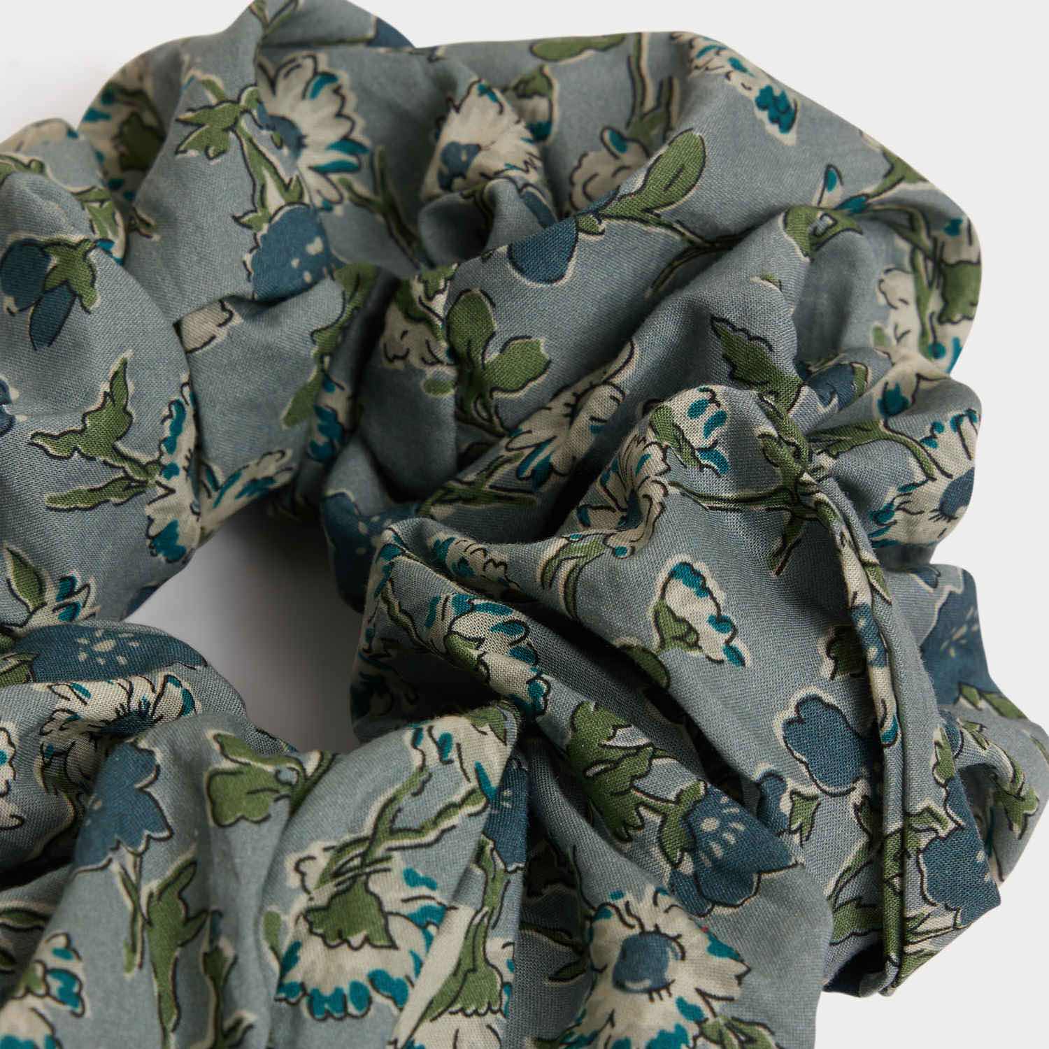 ヘアアクセサリー